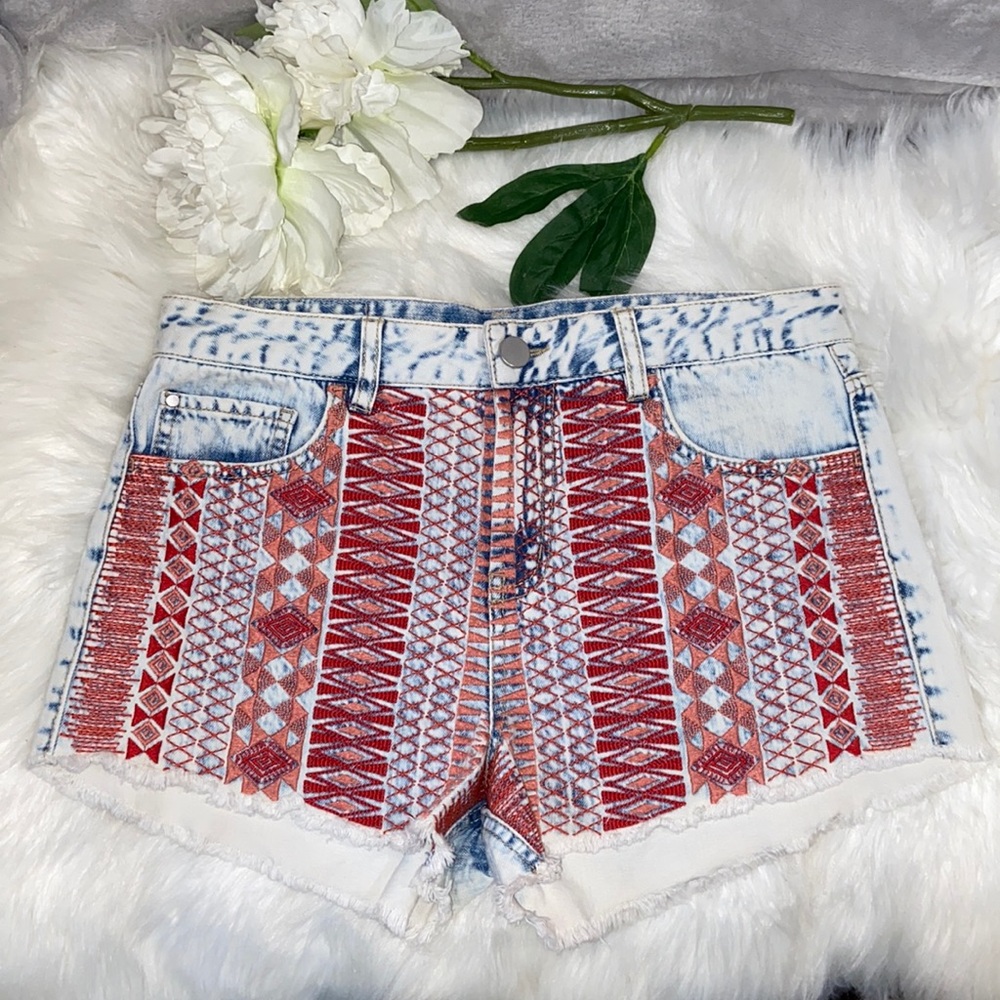 Design Lab Lord&Taylor Jeans Shorts Raw Hem size 28